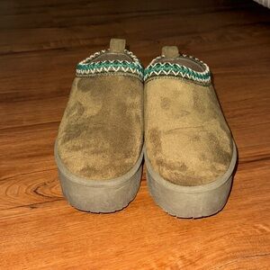 Mudd Brown Slip-On Shoes with Green Accents